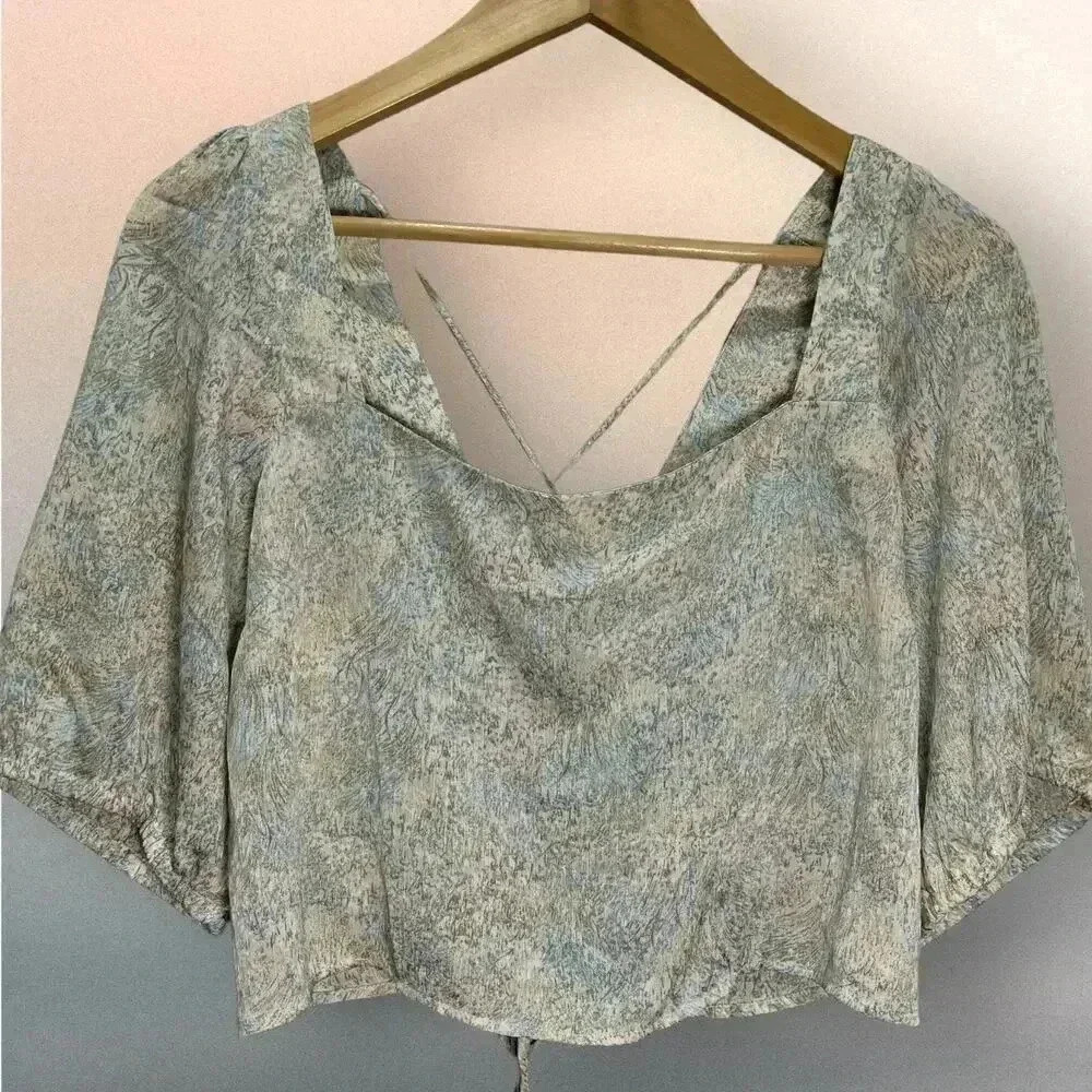 H&M NWT Women's Floral Open Back Crop Blouse 3/4 Sleeve Size L
